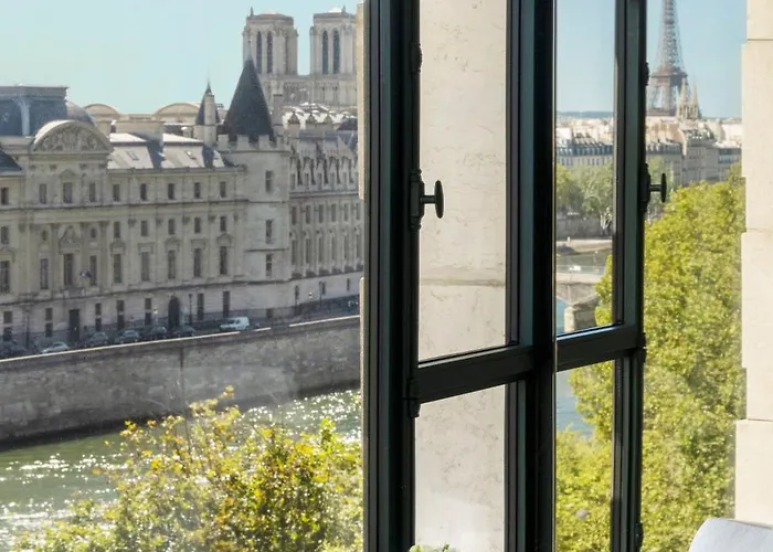 Cheval Blanc & Dior Cheval Blanc Hotel Paris