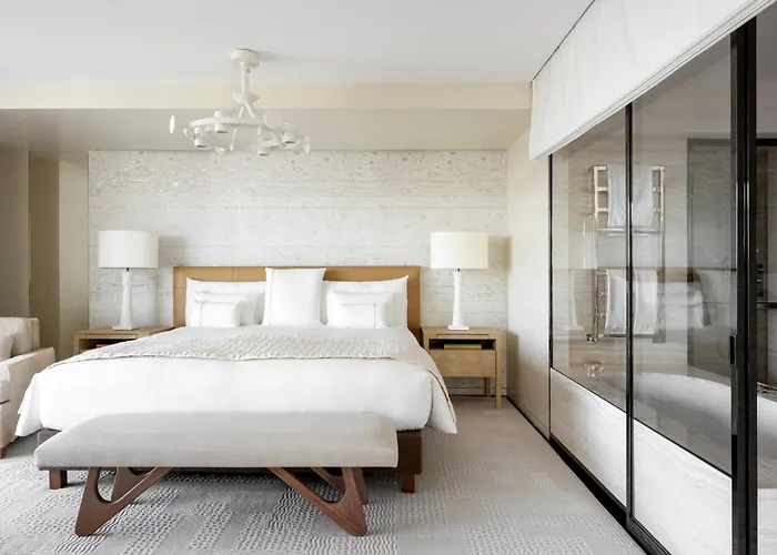 Hotel Cheval Blanc & Dior Cheval Blanc Paris