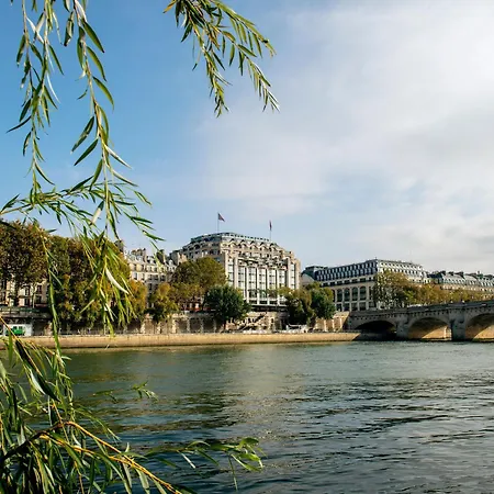 Cheval Blanc & Dior Cheval Blanc 5* Paris