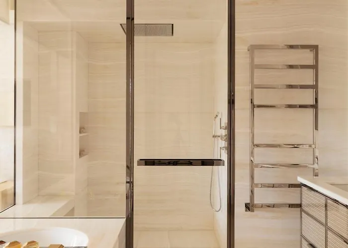 Hotel Cheval Blanc & Dior Cheval Blanc Paris