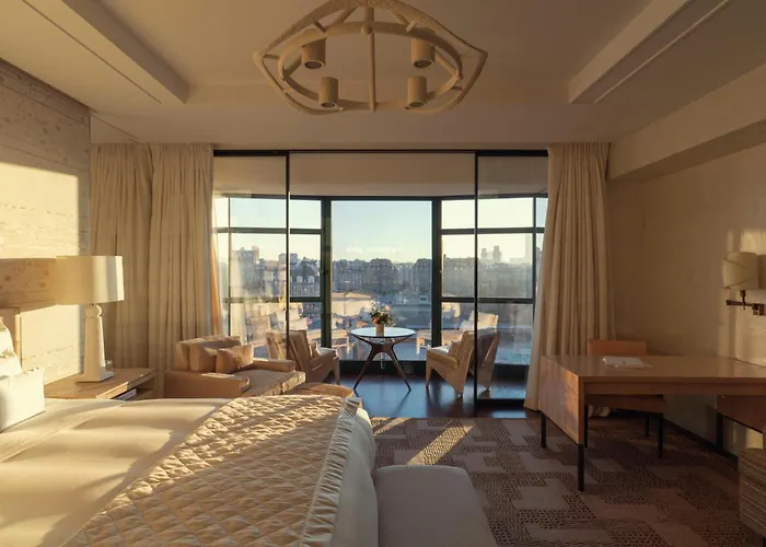 Hotel Cheval Blanc & Dior Cheval Blanc Parijs