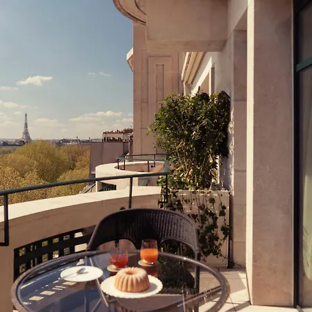 Cheval Blanc & Dior Cheval Blanc Hotel Paris